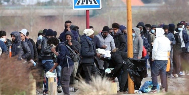 Fransa'nın Calais kentindeki göçmen kampı dağıtıldı