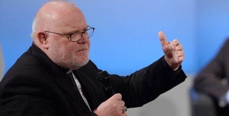 Alman kardinal cinsel istismar skandalları nedeniyle Papa'dan istifasını kabul etmesini istedi