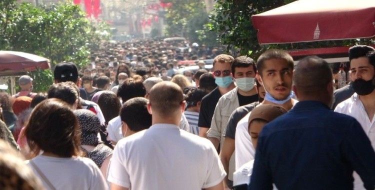Taksim ve İstiklal Caddesi'nde korkutan yoğunluk