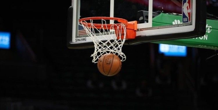 NBA'de Mavericks'i yenen Clippers konferans yarı finaline kalan son takım oldu