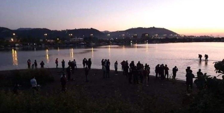 Giresun’da denize giren 2 gençten biri boğuldu, diğeri kayıp