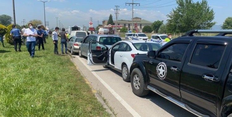 7 aracın karıştığı zincirleme kazada 5 kişi yaralandı