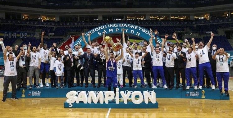 Anadolu Efes, 2020-2021 sezonunun şampiyonu oldu