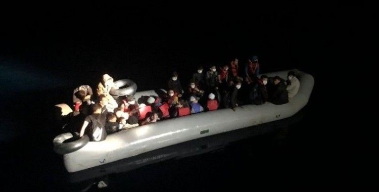 Yunan unsurları tarafından geri itilen 31 göçmen kurtarıldı