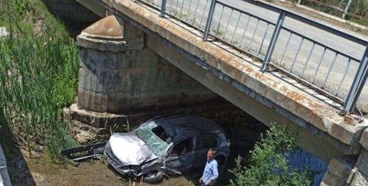 Çavdarhisar'da trafik kazası: 3 yaralı