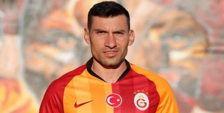 Şener Özbayraklı, Galatasaray'a veda etti