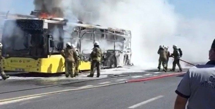 Bayrampaşa’da İETT otobüsü alev alev yandı