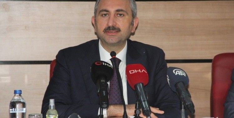 Bakan Gül: “Bir takım polemiklerle siyaset yapmanın Türkiye’ye hiçbir faydası yok”