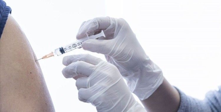 Dünya genelinde 2 milyar 300 milyon dozdan fazla Kovid-19 aşısı yapıldı
