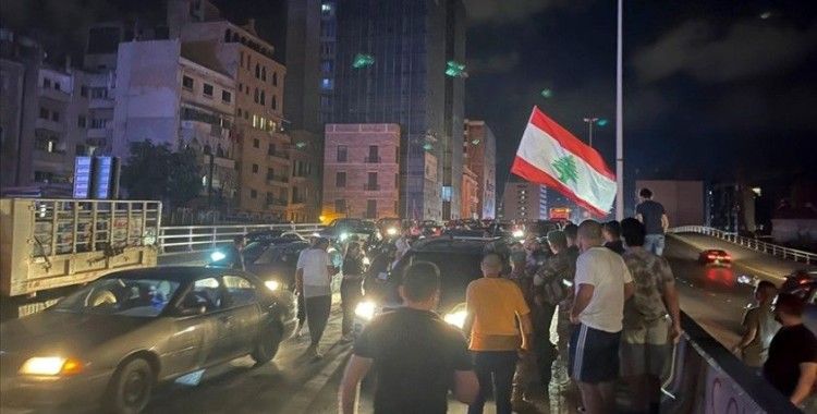 Lübnan'da ekonomik kriz ve hayat pahalılığı protesto edildi