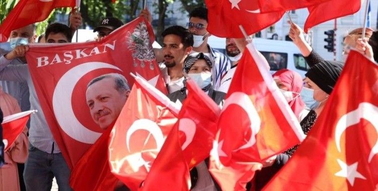 Cumhurbaşkanı Erdoğan Belçika'da sevgi gösterileriyle karşılandı