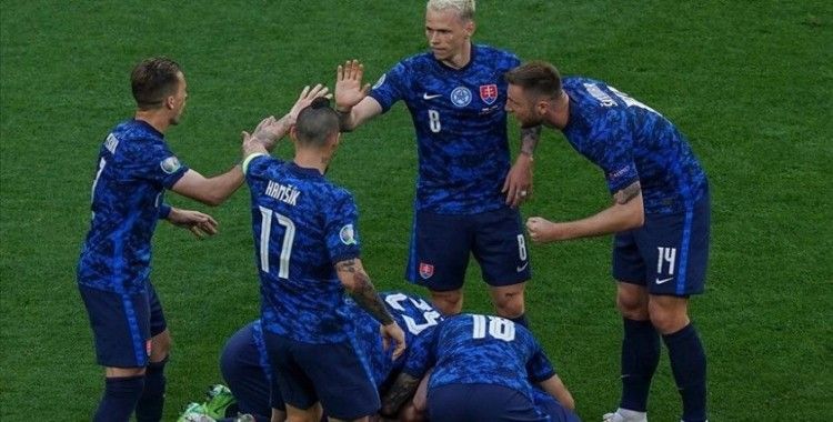 EURO 2020'de E Grubu'nda Slovakya liderliğe yerleşti