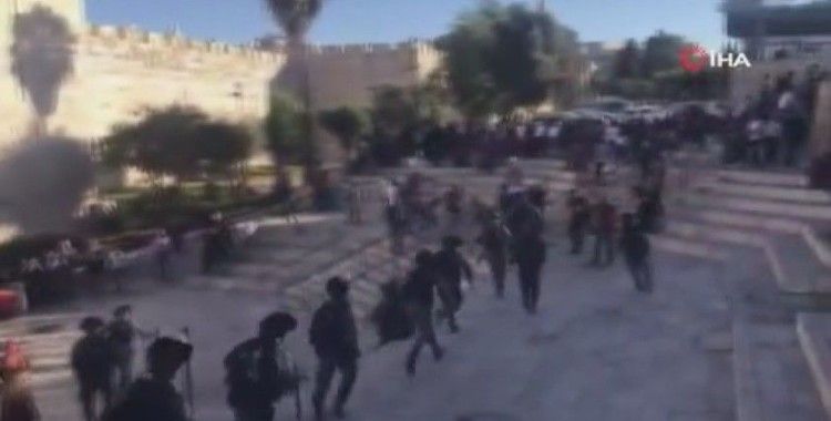 İsrail güçlerinden, Şam Kapısı'nda aşırı sağcı Yahudileri protesto eden Filistinlilere müdahale