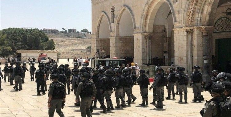 İsrail polisi Mescid-i Aksa'da Filistinlilere müdahale etti