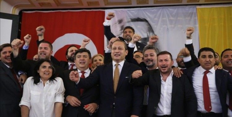 Galatasaray Kulübünün yeni başkanı Burak Elmas mazbatasını yarın alacak