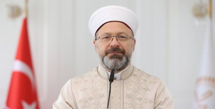 Erbaş: “Hangi meslekte olursanız olun gayeniz, topluma ve insanlığa hizmet etmek olmalıdır”