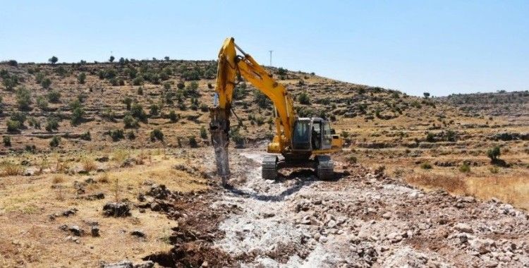 Dargeçit'te o mahallede ilk kez yol çalışması yapıldı