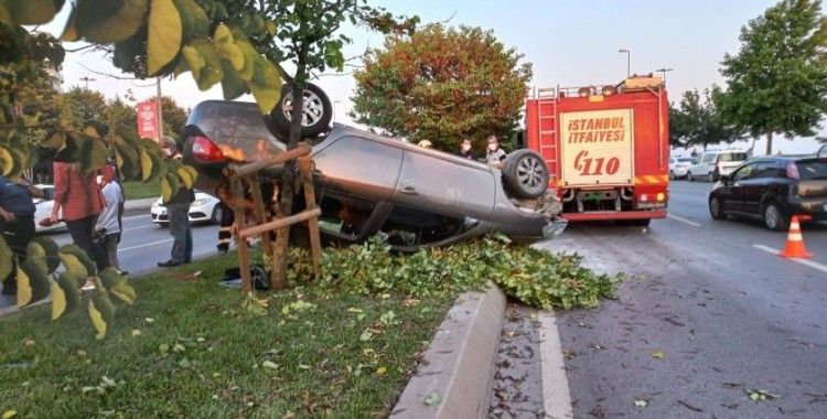 Pendik'te otomobilin sıkıştırdığı araç takla attı: 6 yaralı