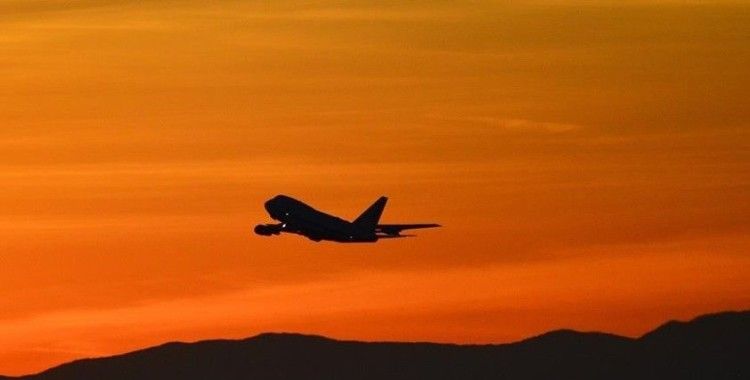 Rusya'da 17 kişiyi taşıyan yolcu uçağı radardan kayboldu