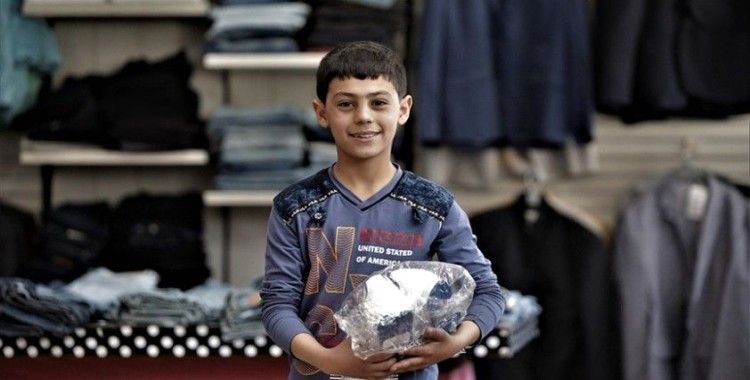 Türk Kızılay Kurban Bayramı'nda Suriye'de çoğunluğu çocuk 100 bin kişiye bayramlık kıyafet dağıtacak