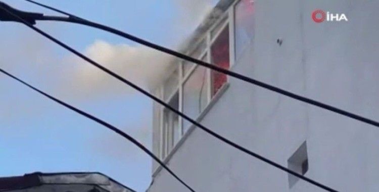 Kurban Bayramı’nda yangın paniği: 4 katlı binanı çatı katı yandı