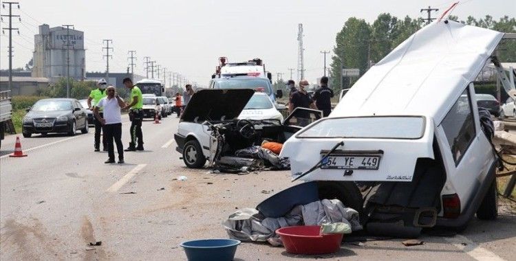 Bayram tatilinin beşinci gününde meydana gelen trafik kazalarında 4 kişi öldü, 28 kişi yaralandı