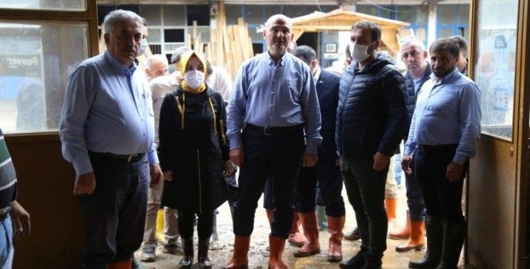 İçişleri Bakanı Süleyman Soylu selden etkilenen Artvin'in Murgul ilçesinde incelemelerde bulundu