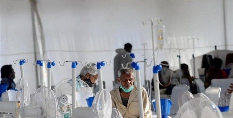Hindistan'da Kovid-19 salgınında hasta sayısı tekrar düşüşe geçti