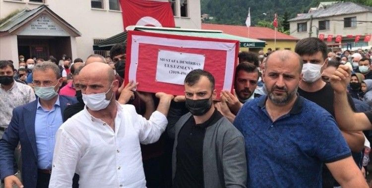 Mardin'de trafik kazasında ölen uzman çavuşun cenazesi memleketi Trabzon'da defnedildi