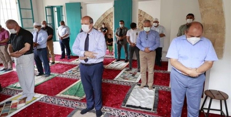 Kapalı Maraş'ta 47 yıl sonra ibadete açılan Bilal Ağa Mescidinde ilk cuma namazı kılındı