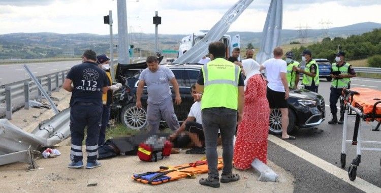 Kuzey Marmara Otoyolu’nda feci kaza, hayata döndürebilmek için dakikalarca çabaladılar