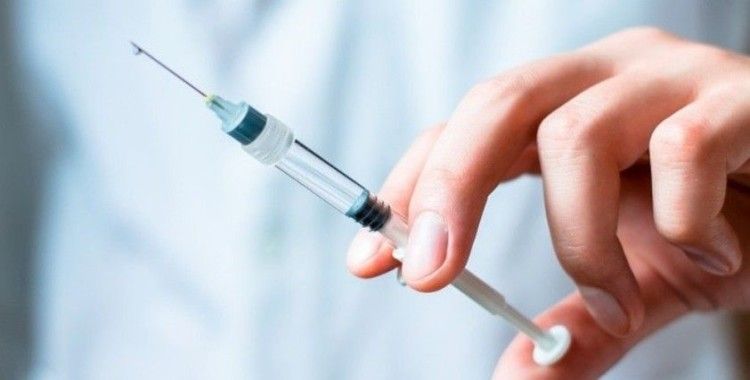 Macaristan’da sağlık çalışanlarına Covid-19 aşısı zorunlu oldu