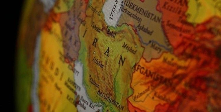İran'da su kesintilerine karşı protestoların devam ettiği Huzistan eyaletinde elektrik ve internet de kesildi