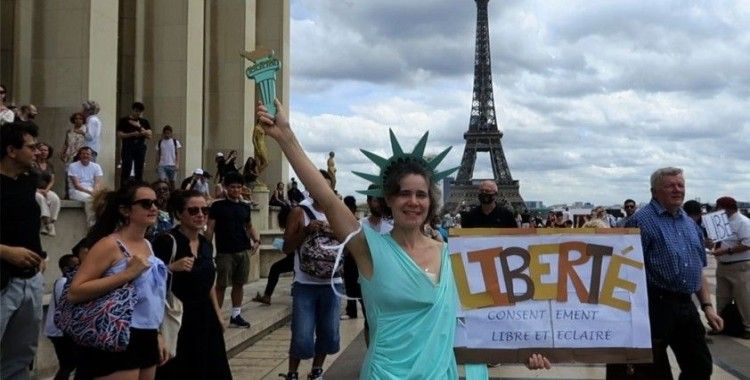 Fransa’da aşı karşıtı protestolar devam ediyor