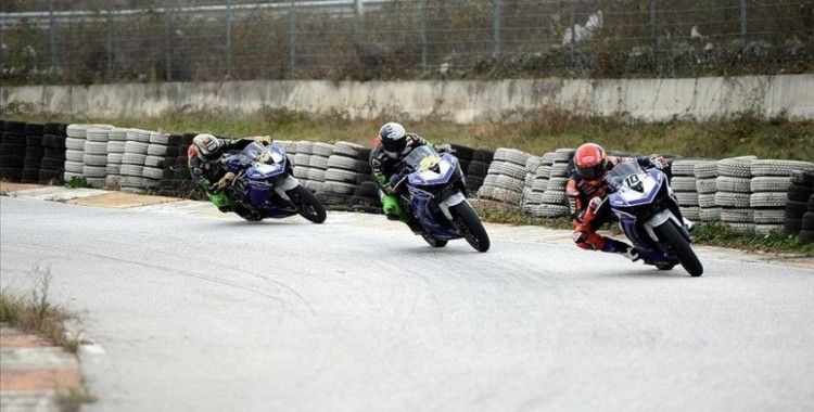 Milli motosikletçi Toprak Razgatlıoğlu ve Bahattin Sofuoğlu, Hollanda yarışında talihsizlikler yaşadı
