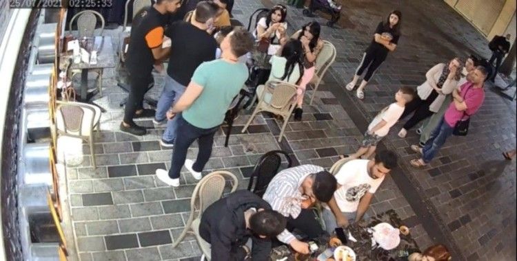  İstanbul’un göbeğinde ortalığın karıştığı meydan kavgası kamerada