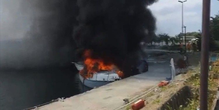 Maltepe'de tekne yangını