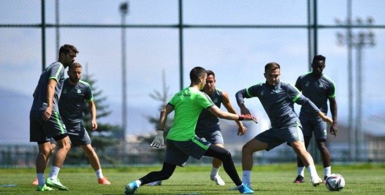 Konyaspor yeni sezon hazırlıklarına Erzurum’da devam ediyor
