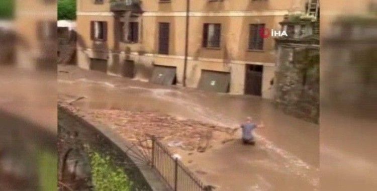 İtalya’da sel ve toprak kayması: Cadde ve sokaklar sular altında kaldı