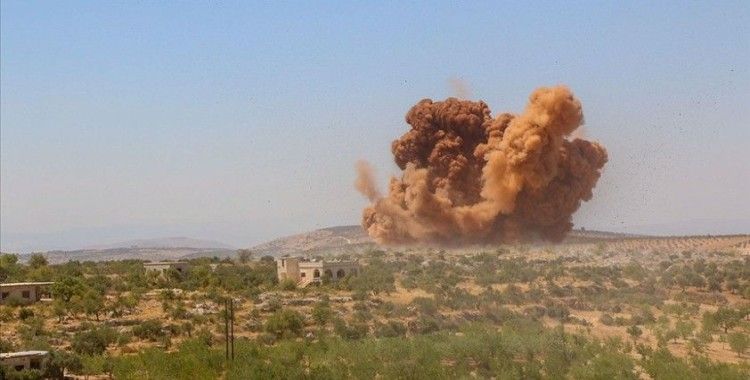 Suriye'de Esed rejiminin ülkenin güneyindeki Dera'ya düzenlediği saldırılarda 15 sivil öldü