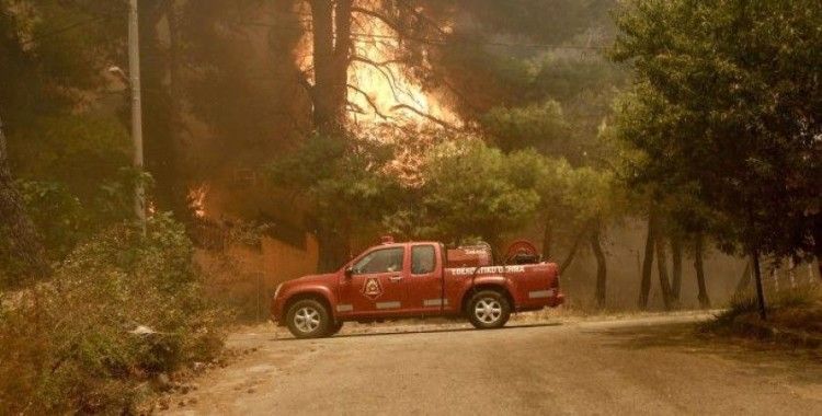 Türkiye'de 8 ilde 16 ilçede orman yangını