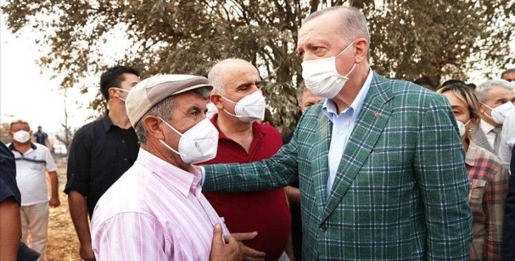 Cumhurbaşkanı Erdoğan, Manavgat'ta orman yangınından etkilenen vatandaşlarla bir araya geldi