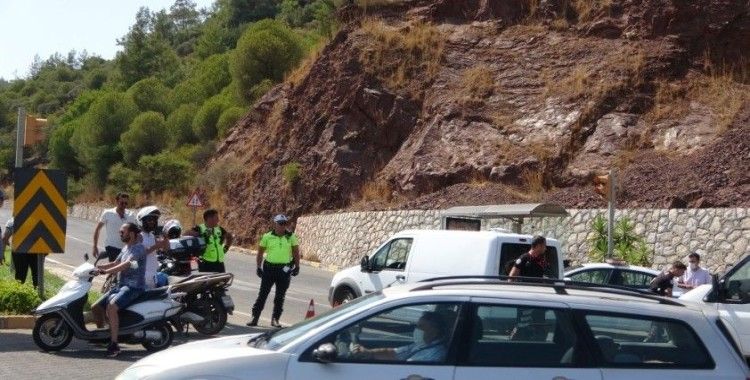 Yangın nedeni ile Marmaris Datça karayolu trafiğe kapandı