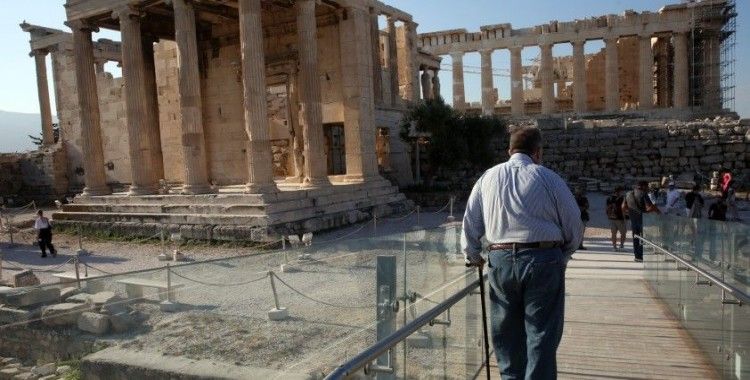 Yunanistan’da aşırı sıcaklar nedeni ile arkeolojik açık hava müzeleri ziyarete kapatılıyor