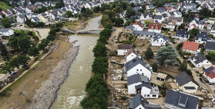 Almanya'da sel felaketinde zarar gören bölgelerden Merkel'e 'yardım' çağrısı