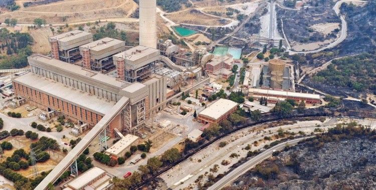 Muğla'nın Milas ilçesindeki Kemerköy Termik Santrali'ndeki yangın ana binaya sıçramadan kontrol altına alındı