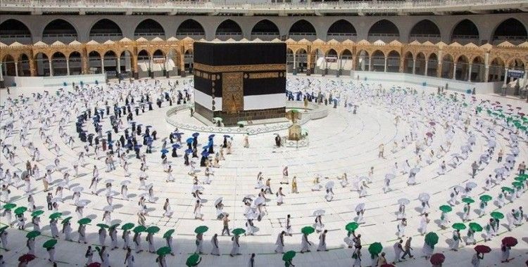 Diyanet: Umre için Türkiye'nin de aralarında olduğu 33 ülkeden Suudi Arabistan'a ziyaretçi kabul edilmeyecek