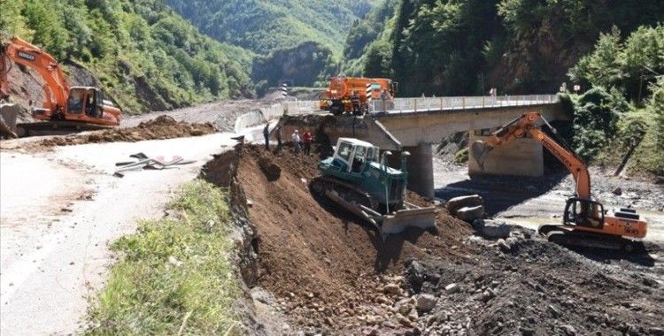 Kastamonu'nun Şenpazar ilçesinde selin yaraları sarılıyor