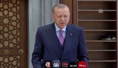 Cumhurbaşkanı Erdoğan, Türkiye'de şu anda emniyet kayıtlarımızda ve kayıt dışı 300 bin Afganistanlı göçmen söz konusudur