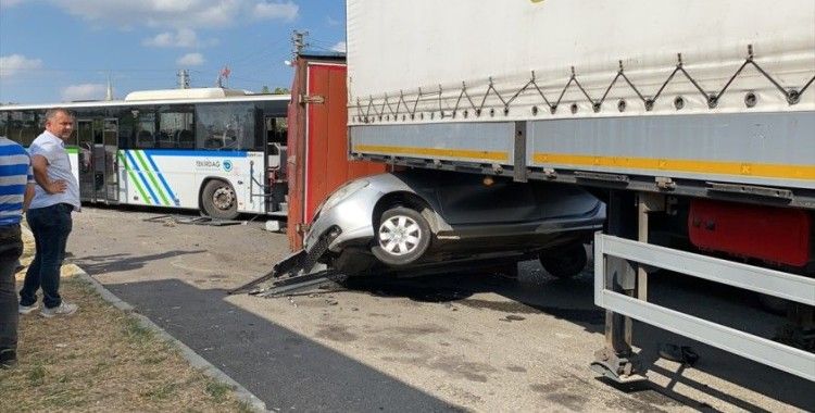 Tekirdağ'da tamir edildikten sonra test sürüşü yapılan otobüs 7 araca çarptı